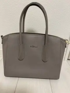 ★FURLA グレージュ ハンドバック