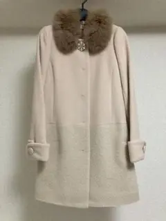 アプワイザーリッシェ ロングコート ベージュ ブローチ ファー