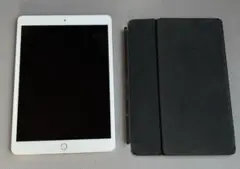【ジャンク】iPad 第8世代(128GB)本体と純正キーボード