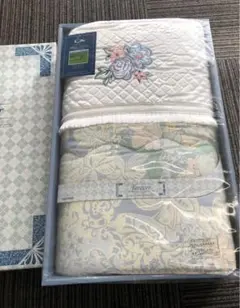 【E】未使用　肌掛け布団　綿　140×190　マイルドケット　日本製