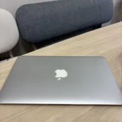 Apple MacBook Air 11インチ Mid 2012