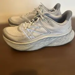 美品　New balance Fresh Foam X More v4