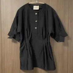 VONDEL 半袖ブラウス　キレイめ　オフィスカジュアル