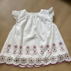 BeBe SLAP SLIPホワイト刺繍入りフリル袖チュニック