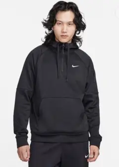 Nike ブラック フーディ