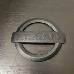 ニッサン チッピング塗装 艶消し黒 エンブレム