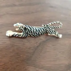 ピューマ　ブローチ　ヴィンテージ