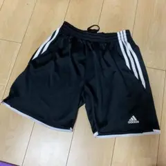 adidas アディダス ショートパンツ　トレーニングウェア