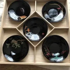 輪島塗　五作家　榎木盛　小森克巳など　草花蒔絵　茶托　五客　共箱　MR8548B 輪島塗 五作家 榎木盛 小森克巳など 草花蒔絵 茶托 五客 共箱