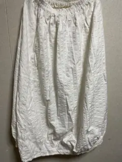 triplearrows エンボス加工 ホワイトロングスカート