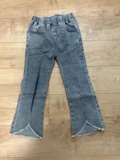 未使用　フロントフリンジスリット　デニムパンツ　8Ｙ