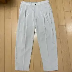 ライトグレー プリーツスラックス