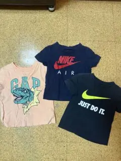 GAP恐竜TシャツとNIKE Tシャツセット