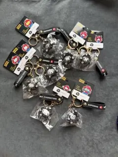黒ミャクミャク　サンリオコラボ　キーホルダーセット