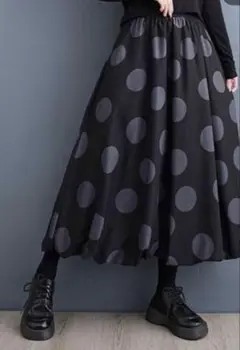 ドット柄フレアスカート