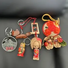 日本の伝統的な木製キーホルダーセット