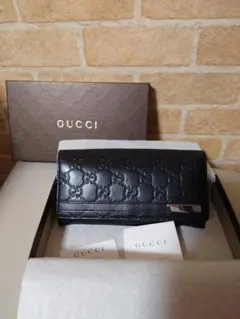 グッチ GUCCI 長財布 型押し made in italy セレブ 高級 黒
