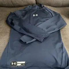 Under Armour ネイビー アンダーシャツ YLG