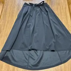 黒　フレアスカート ひざ丈 リボン付き