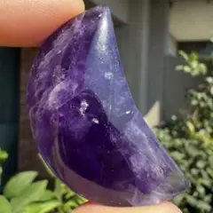 アメジスト　紫水晶　月　ムーン　握り石　底面磨き 自然石　原石①