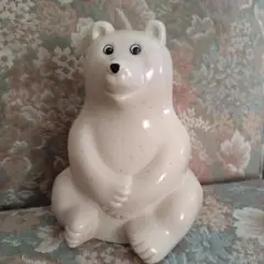 ポーラーベア貯金箱　置物