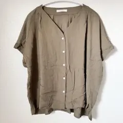 ショコラフィネローブ　シャツ　ブラウス　半袖　カーキ