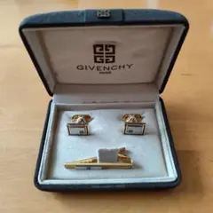 正規　Givenchy ネクタイピンとブロックカフスセット　ケースセット