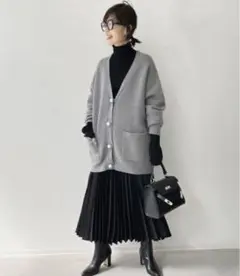 アパルトモン Pearl botton Vneck Cardigan