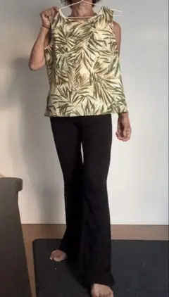 葉柄　綺麗めノースリーブチュニック