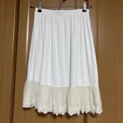 アクシーズファーム　レース付き ペチコート　白