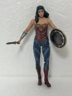 ワンダーウーマン　フィギュア
