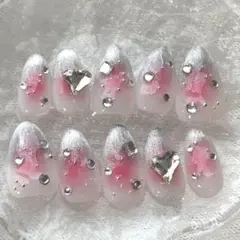 【現品】ちゅるん　チーク　マググラデ　ビジュー　ホワイト