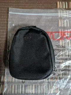 TUMI ポーチ（黒）