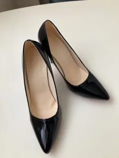黒エナメルパンプス新品　箱付き