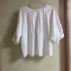新品未使用　ミツミネ　ホワイト プリーツ バルーンスリーブ シャツ　フリーサイズ