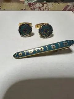 ネクタイピンとカフスセット YSL