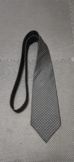 no brand dot silk tie