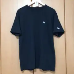 【美品】NEWERA/ニューエラ　ワンポイント刺繍ロゴ　Tシャツ　ブラックXL