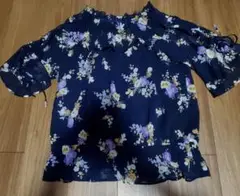 ネイビー 花柄 トップス