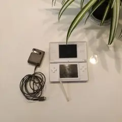 ニンテンドーDS Lite ホワイト 充電器・ペン付き