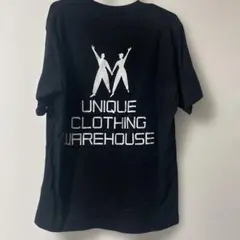 ユニクロ ロゴ ブラックTシャツ