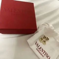 バレンティノ ピアス