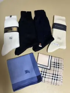 Burberry 靴下　4足セット　(ハンカチ付き)