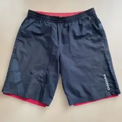 DIADORA ハーフパンツ 黒 赤裏地