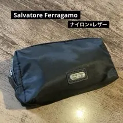 Salvatore Ferragamo ポーチ　★未使用自宅保管