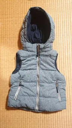 H&M フード付きべスト 新品未使用 115cm　キッズ服　男女兼用