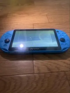 青色 PS Vita 本体 ゲームカード2枚付き