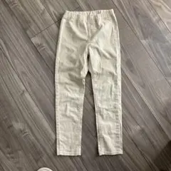 ユニクロ　ベージュ パンツ　110〜125