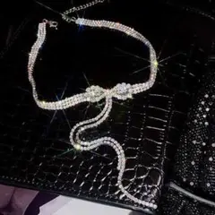 【限定】レディース　ネックレス　アクセサリー　ライトストーン　リボン　シルバー
