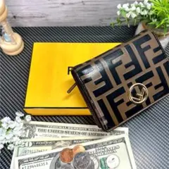 ✨正規品&美品‼️✨ フェンディ レディース レザー 二つ折り財布